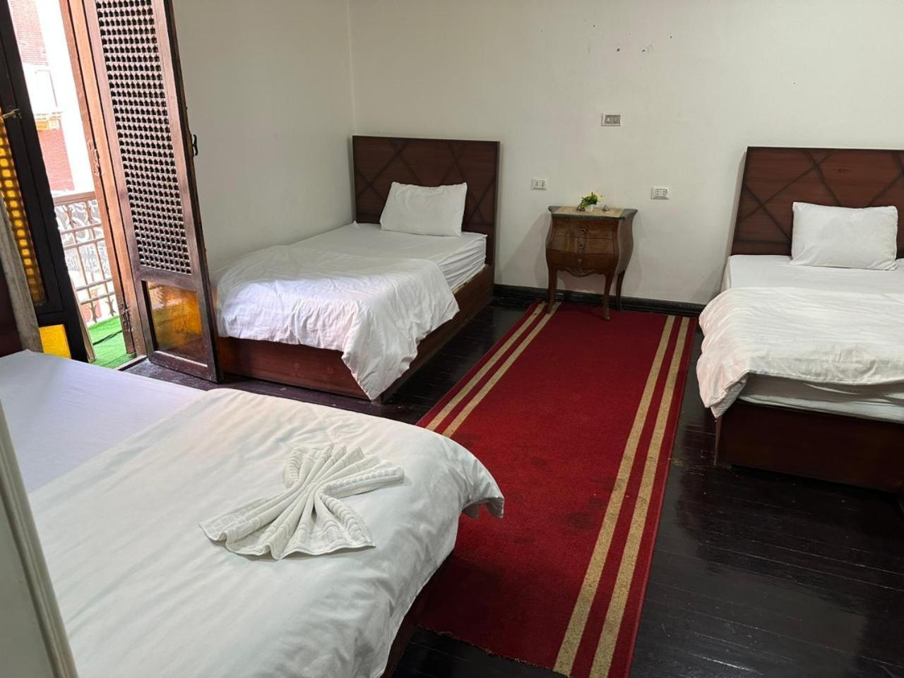 Kings Downtown Hostel *