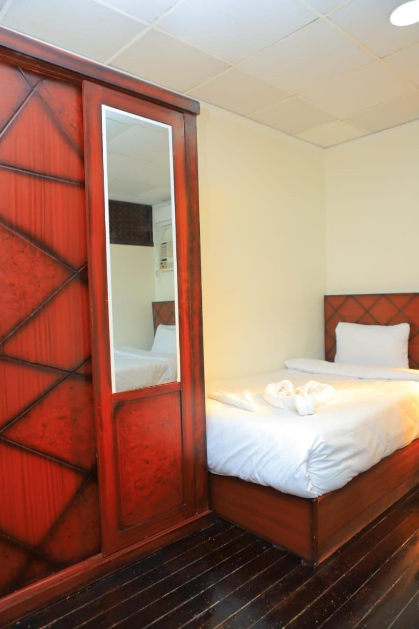 Kings Downtown Hostel *